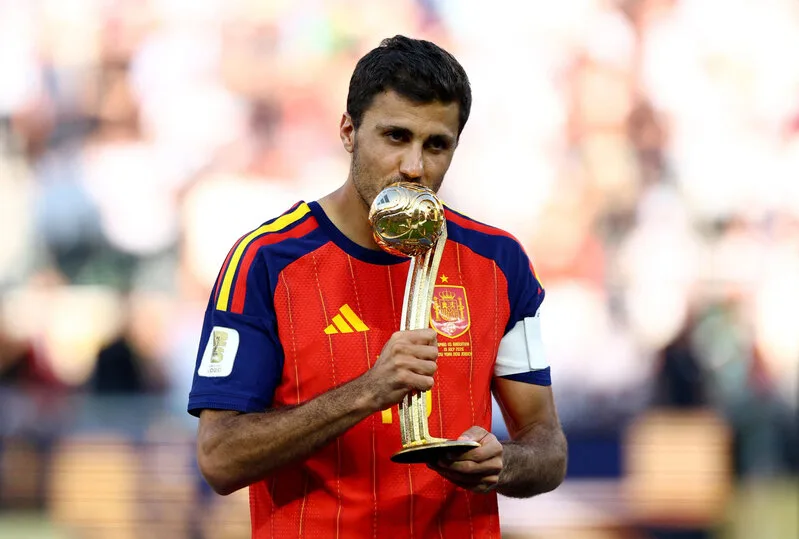 Rodri được vinh danh với danh hiệu Golden Ball sau màn trình diễn nổi bật trong hành trình vô địch World Cup 2026.