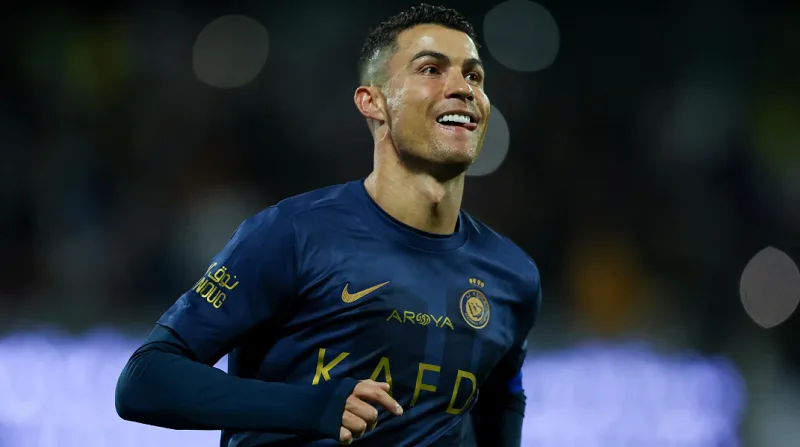 Ronaldo mang quốc tịch nước nào và thi đấu cho đội tuyển nào?